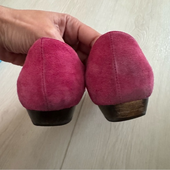 Jean-Michel Cazabat Babette suede kitten block heel in fuchsia - Picture 8 of 9